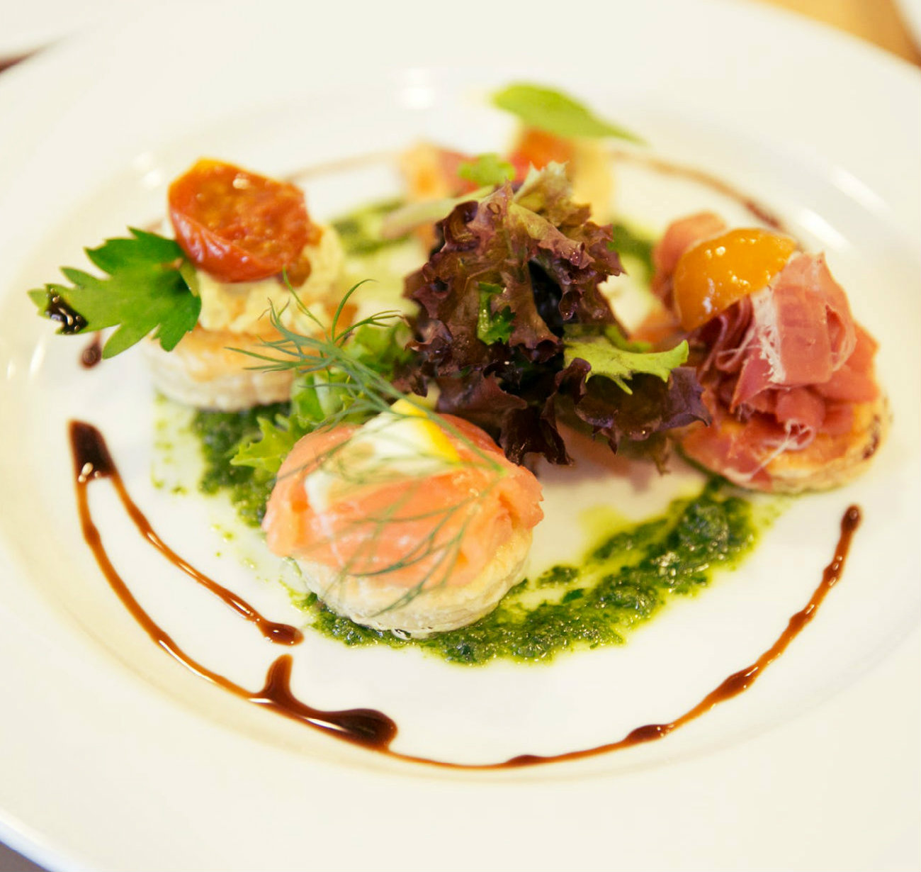 Right Parallax Background Element